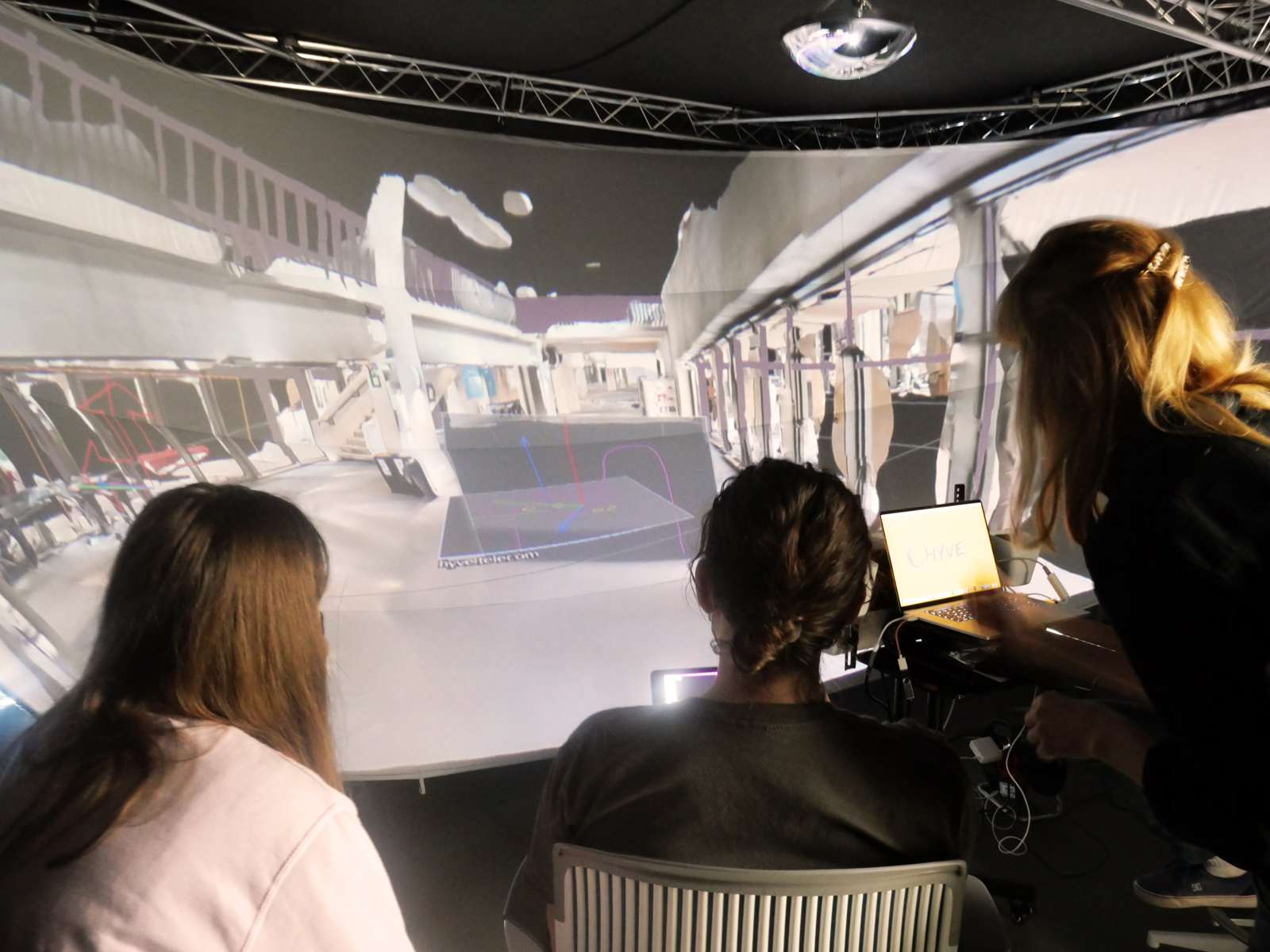 Dessin immersif dans le dôme Hyve-3D, vue intérieure du projet