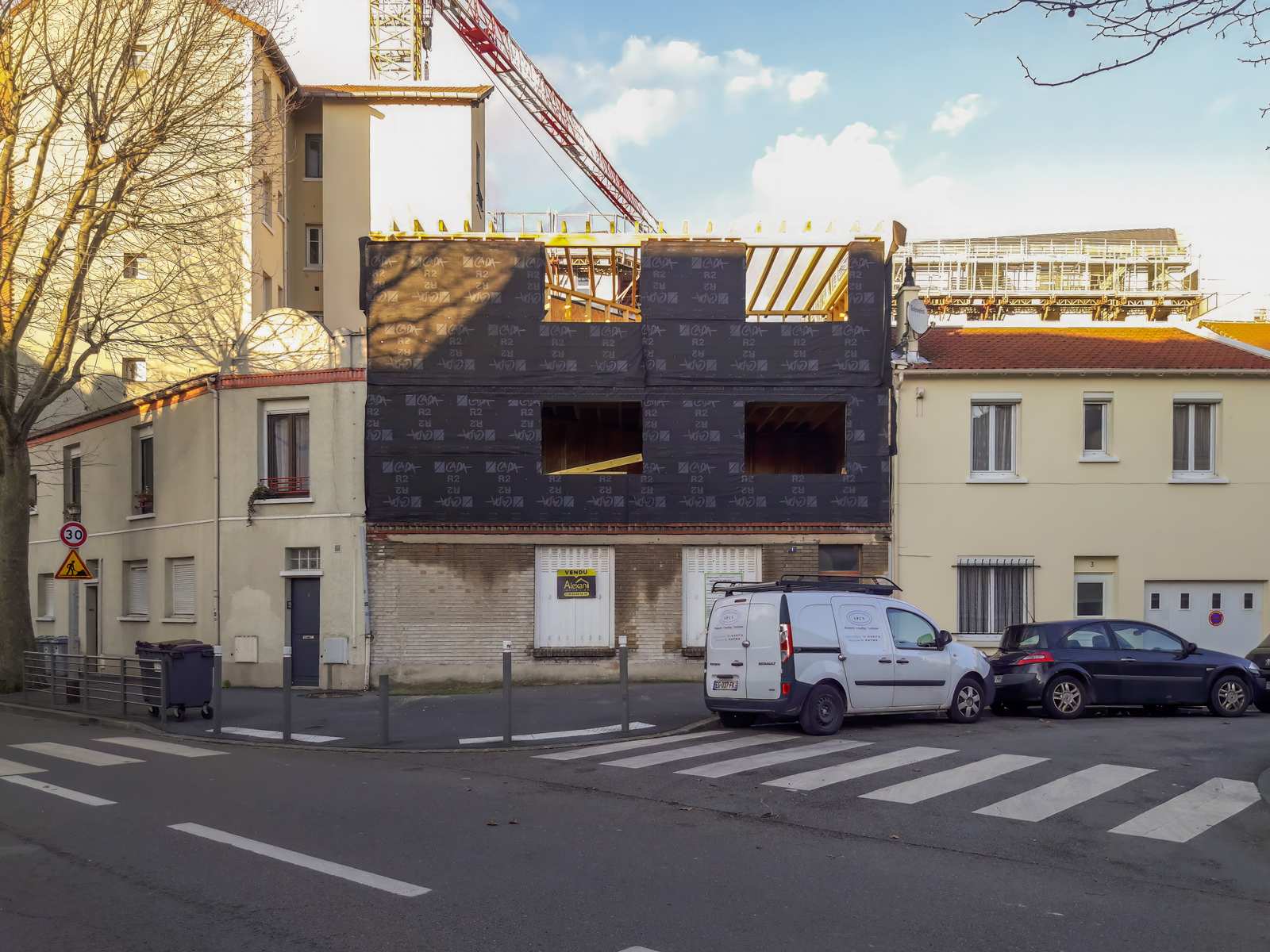 Chantier de la surélévation, caissons bois et pare-pluie