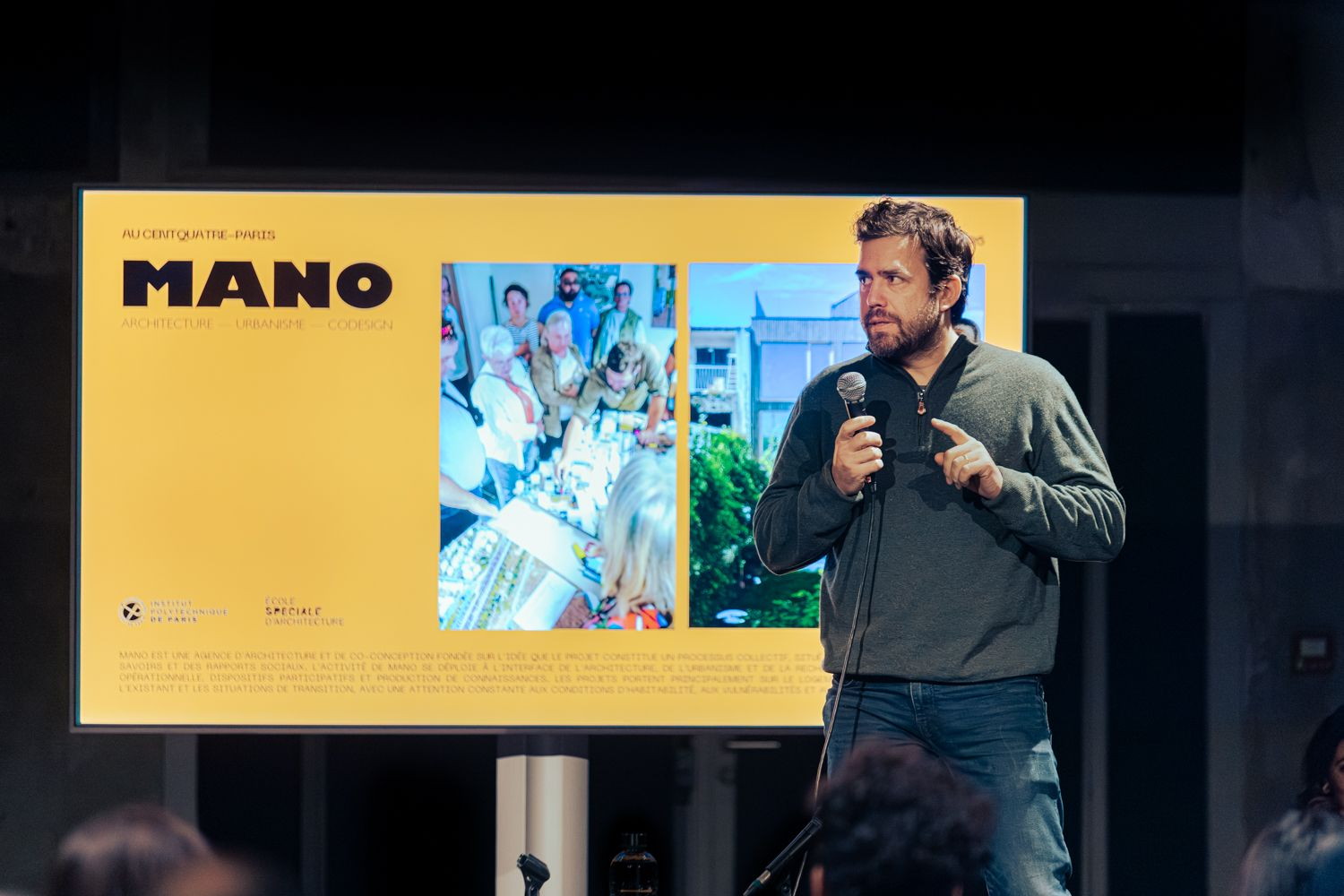 Benjamin Loiseau présentant MANO lors d’une Open Factory au CENTQUATRE-PARIS
